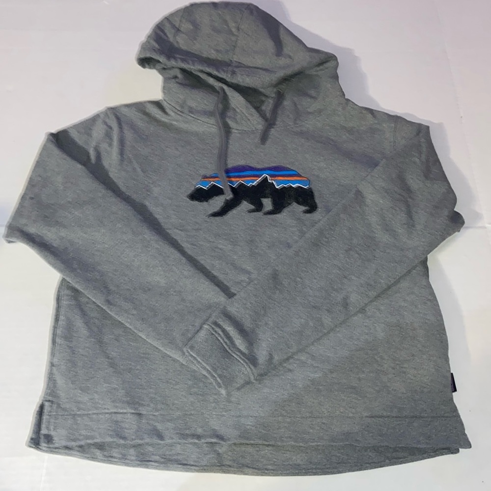 Patagonia ladies large hooded Uprisal sweatshirt. Grey with bear graphic.